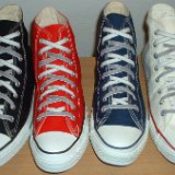 Reversible Shoelaces On Chucks  Core color high tops with gray and white reversable laces.