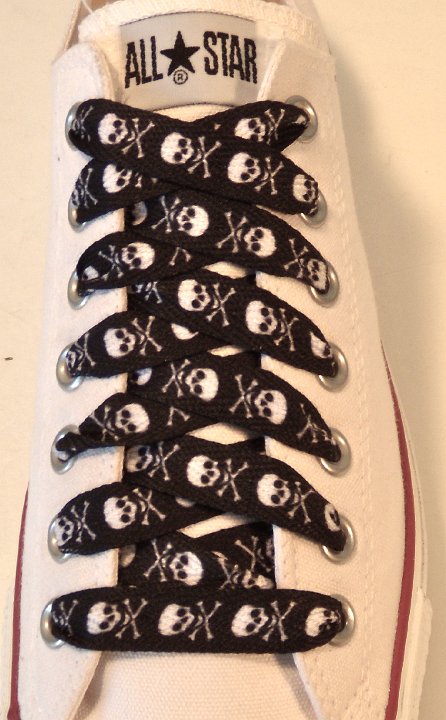 Skull Print Shoelaces on Chucks