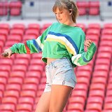 Taylor Swift  Taylor goes through rehearsal while wearing black low top chucks. (Photo by Dave Hogan) : Arts Culture and Entertainment, Music, Concert, Celebrities, London, FeedRouted_NorthAmerica, FeedRouted_Europe, FeedRouted_Australasia, FeedRouted_Asia, topix, bestof